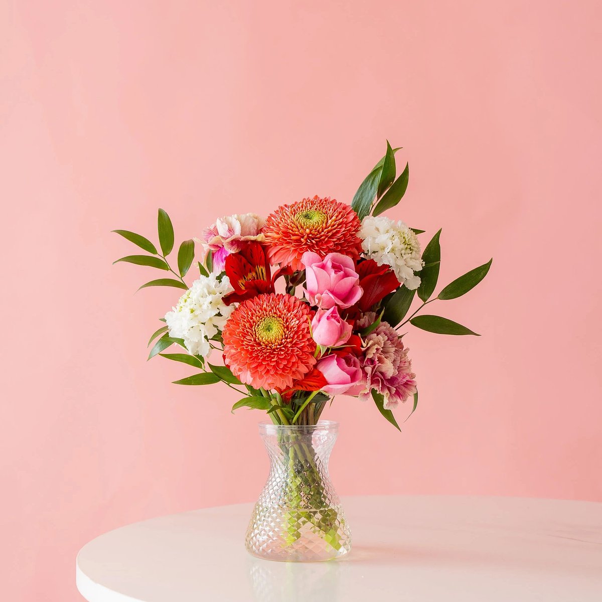 【母の日】そのまま飾れる花束 - ピンク&レッド - | アンドプランツ