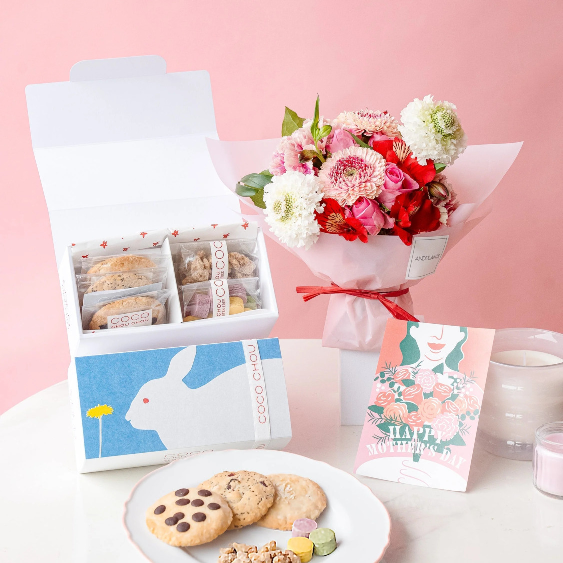 【母の日】そのまま飾れる花束とグルテンフリーの焼き菓子セット | AND PLANTS