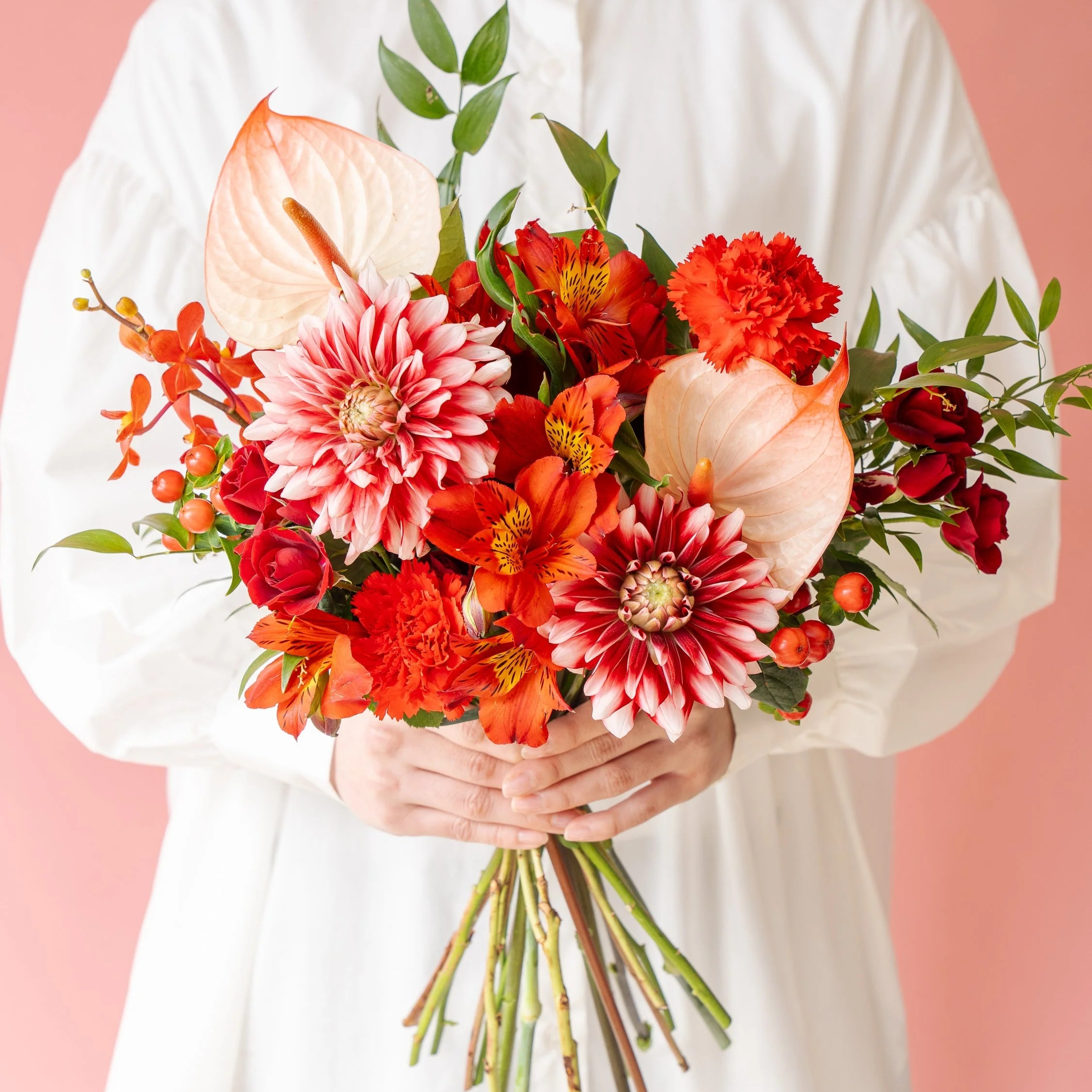 【母の日】ダリアのブーケ  - レッド - | AND PLANTS